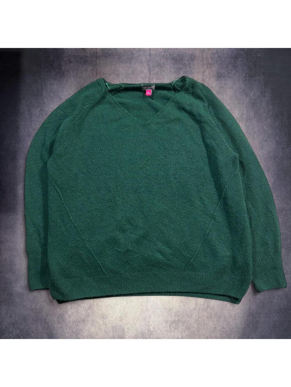 Soft Vince Camuto Green V-neck sweater